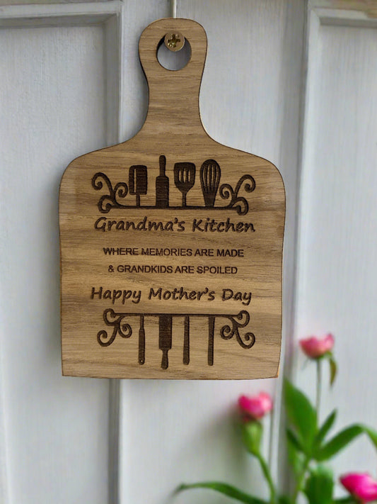 Oak veneer personalised hanging chopping board - Laser LLama Designs Ltd