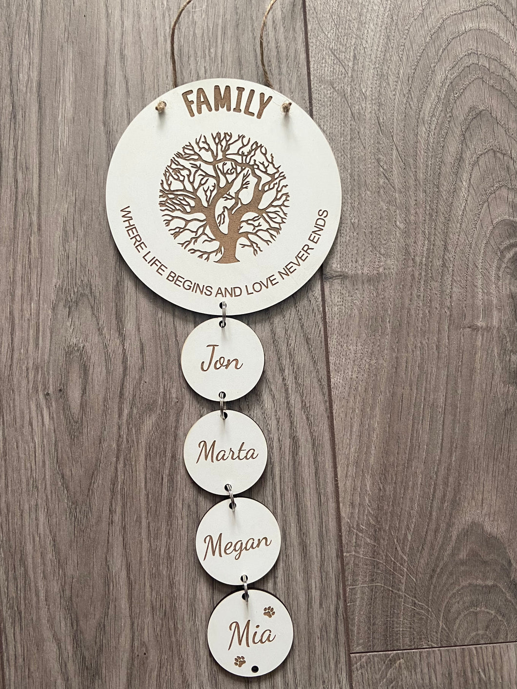 Wooden personalised circle tree family plaque - Laser LLama Designs Ltd