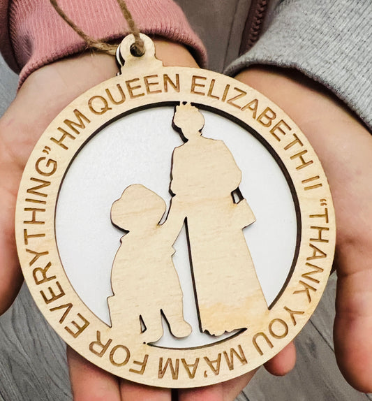 Wooden queen and bear bauble - Laser LLama Designs Ltd