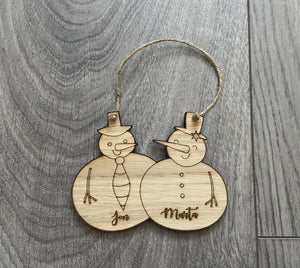 Oak veneer personalised snowman couple - Laser LLama Designs Ltd